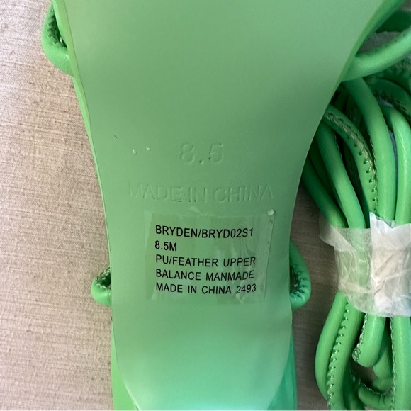 Neon green feather heels - Picture 4 of 5